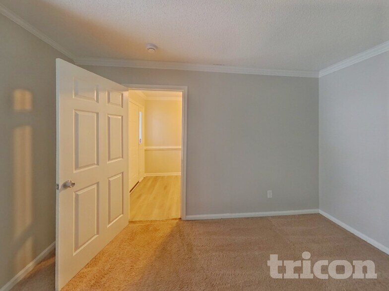 Building Photo - 7226 Amarillo Dr