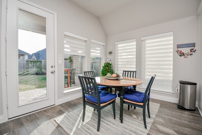 Building Photo - 28431 Asher Falls Ln