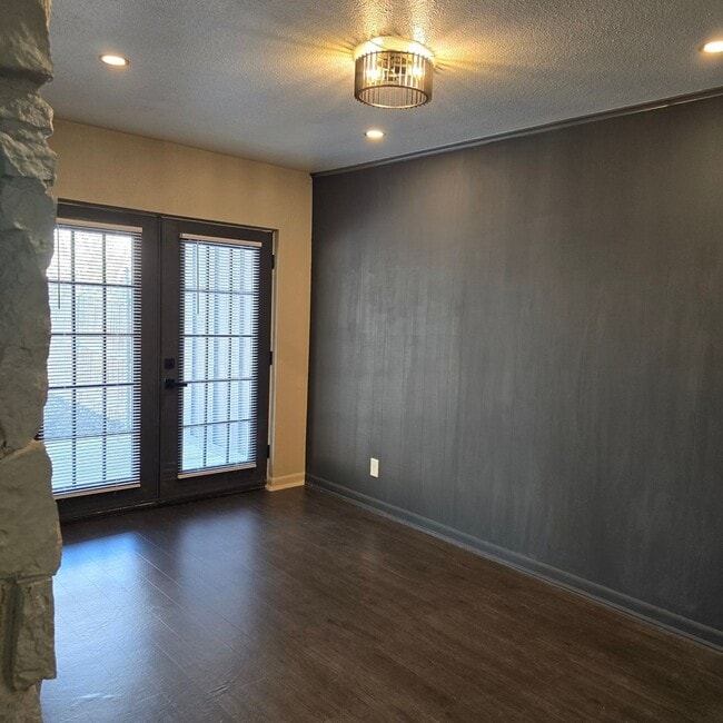 Building Photo - 5367 Wonder Dr