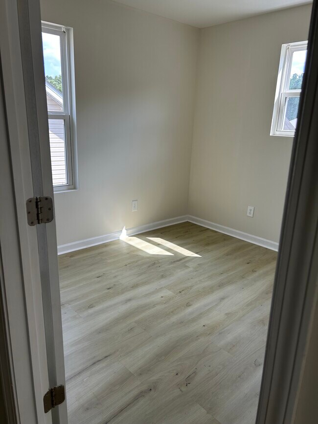 Building Photo - 1670 Sandersted Village Cir