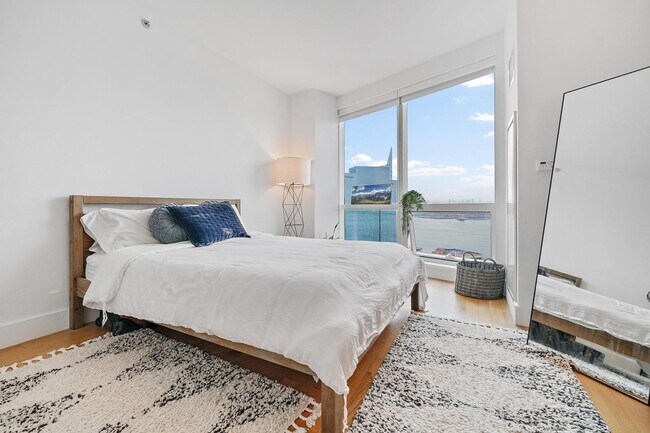 Building Photo - 77 Hudson St