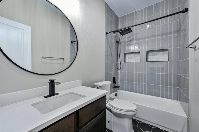 Building Photo - 286 Dayridge Dr