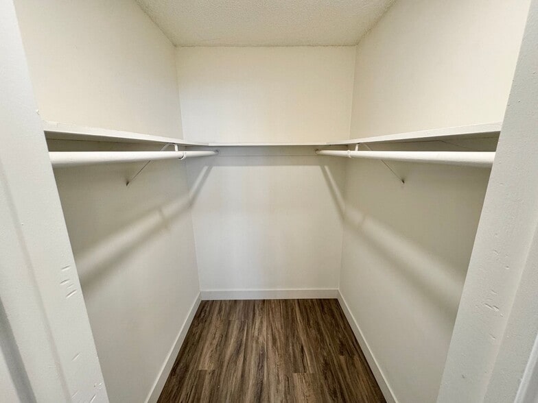 Building Photo - 3601 Keystone Av