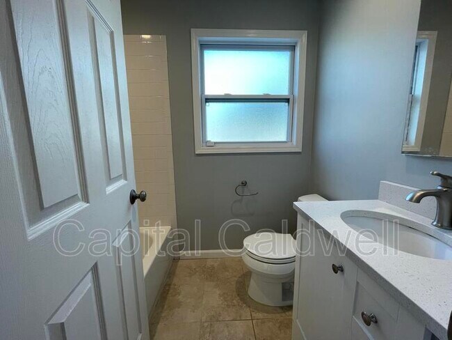 Building Photo - 1609 San Mateo Dr