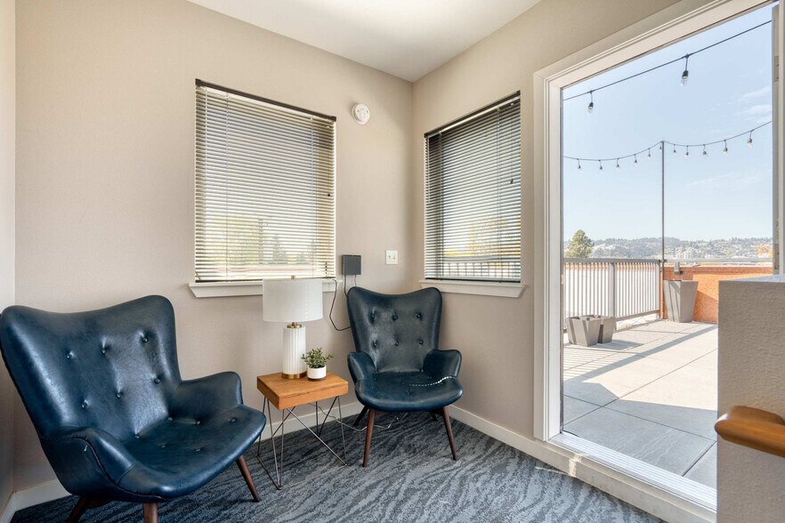 Building Photo - 1428 SE 19th Ave