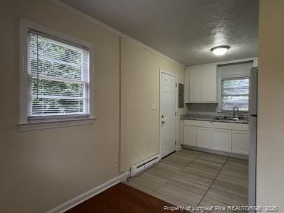 Building Photo - 4966 Robin St