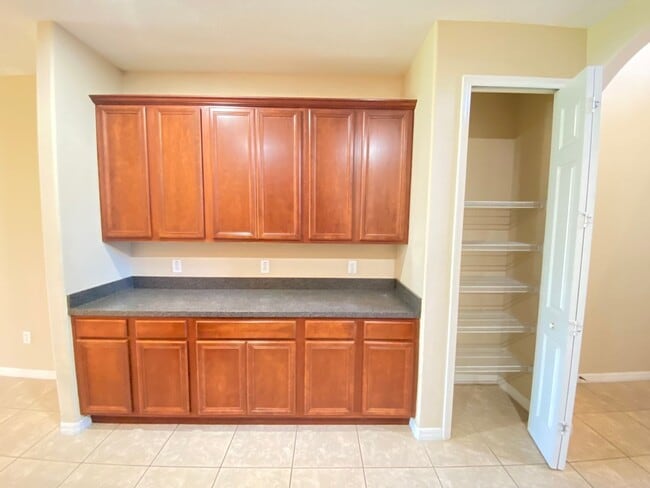 Building Photo - 519 Terrace Spring Dr