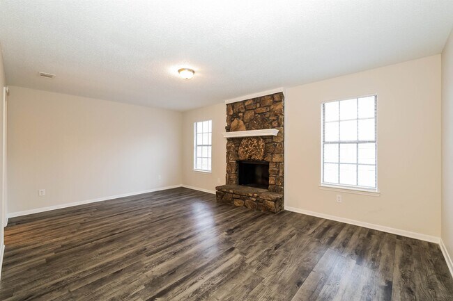 Building Photo - 4520 Northwood Hills Dr