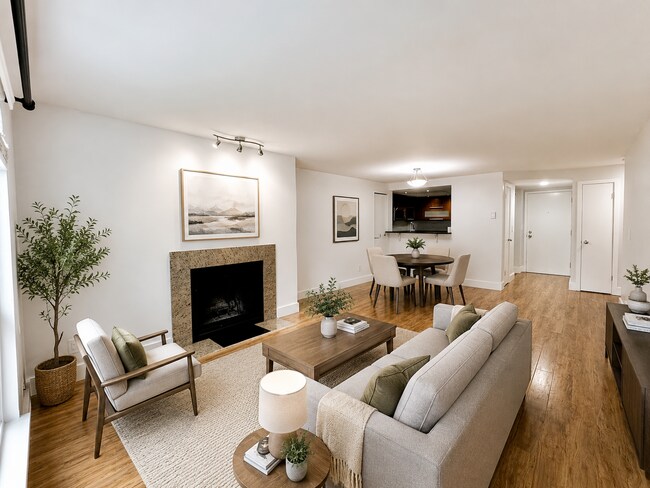 Building Photo - Updated 2Be | 1.5 Ba Condo Near to UW