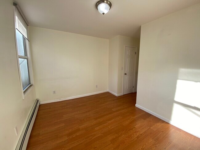 Building Photo - 236 2nd St