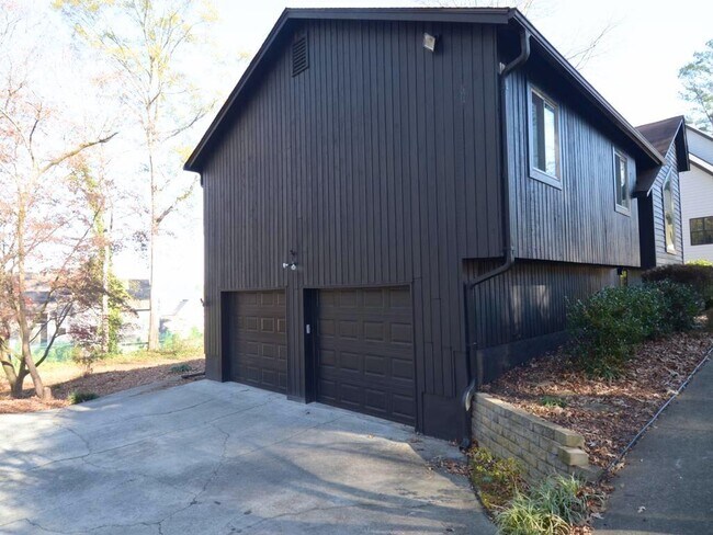 Building Photo - 1179 Justice Dr