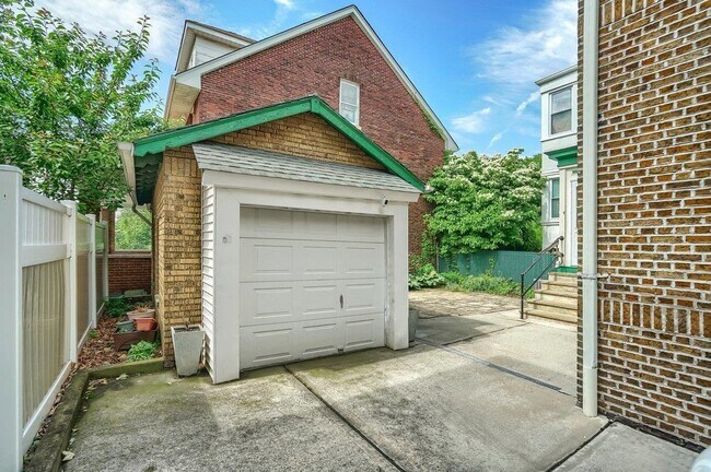 Building Photo - 57 Highwood Terrace