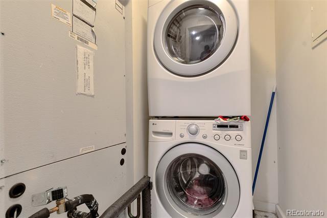 Building Photo - 1620 Little Raven St