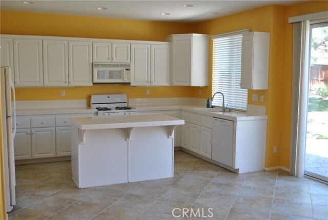 Building Photo - 27520 Nellie Ct
