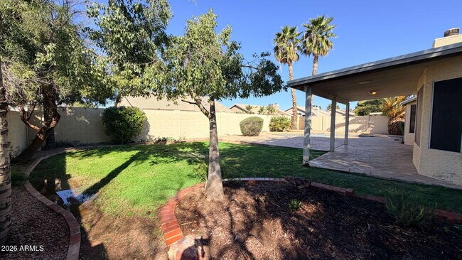 Building Photo - 1777 E Sheffield Ave