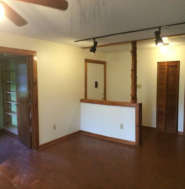 Building Photo - 106 Pleasant Dr