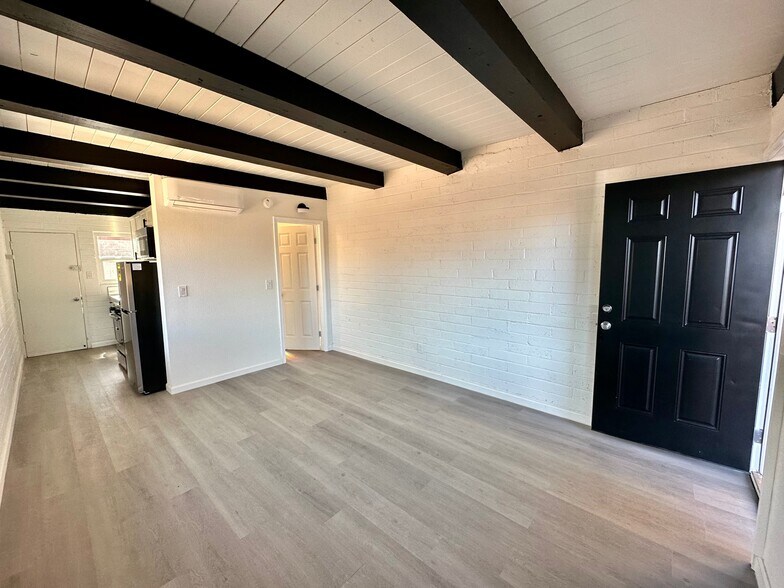 Studio - 345 E Taylor St