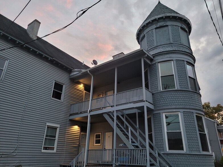 Building Photo - 4 115th St