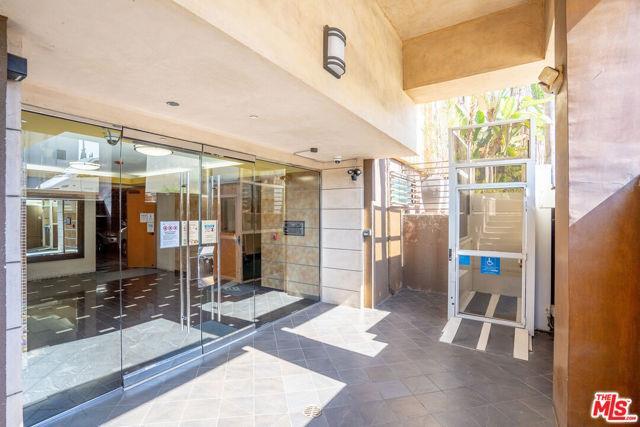 Building Photo - 871 Crenshaw Blvd