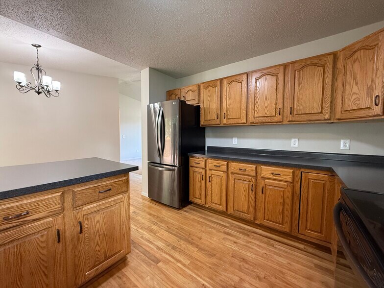 New countertops - 2005 S Gordon Dr