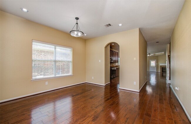 Building Photo - 17607 Memorial Falls Dr