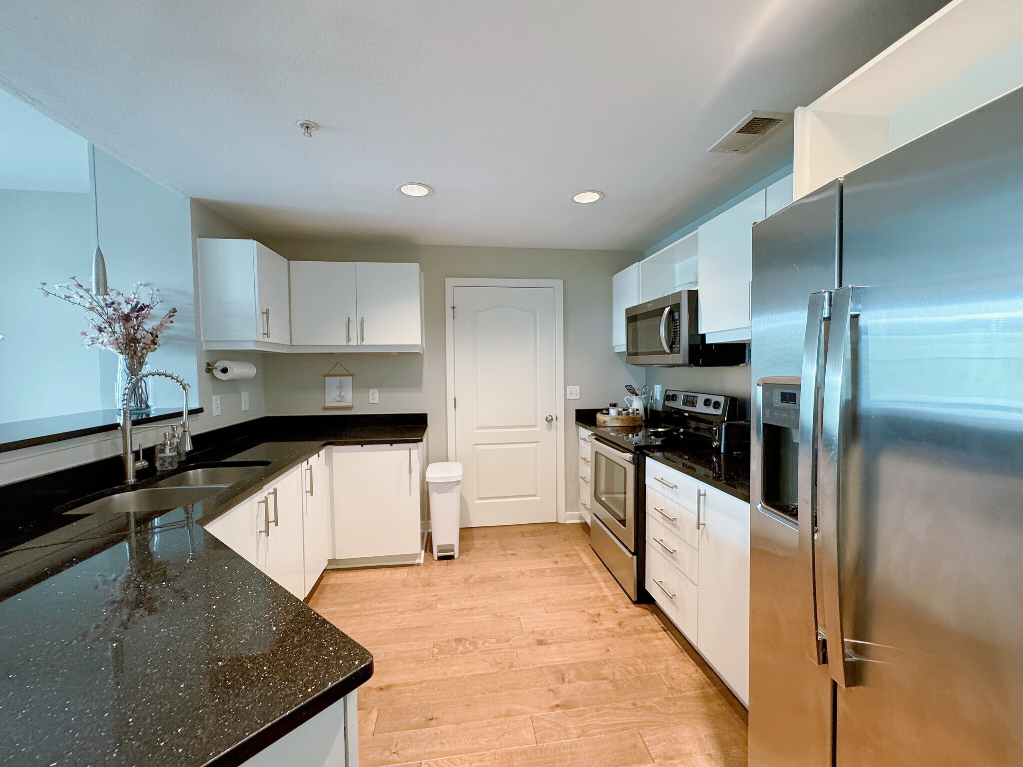 Kitchen - 390 17th St NW