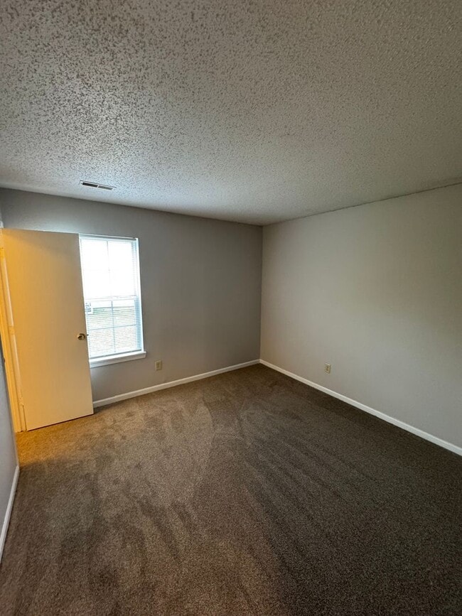 Building Photo - Pike Township - 3 bedroom home