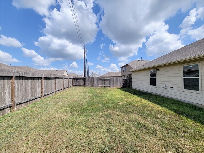 Building Photo - 5443 Dunsmore Harbor Ln