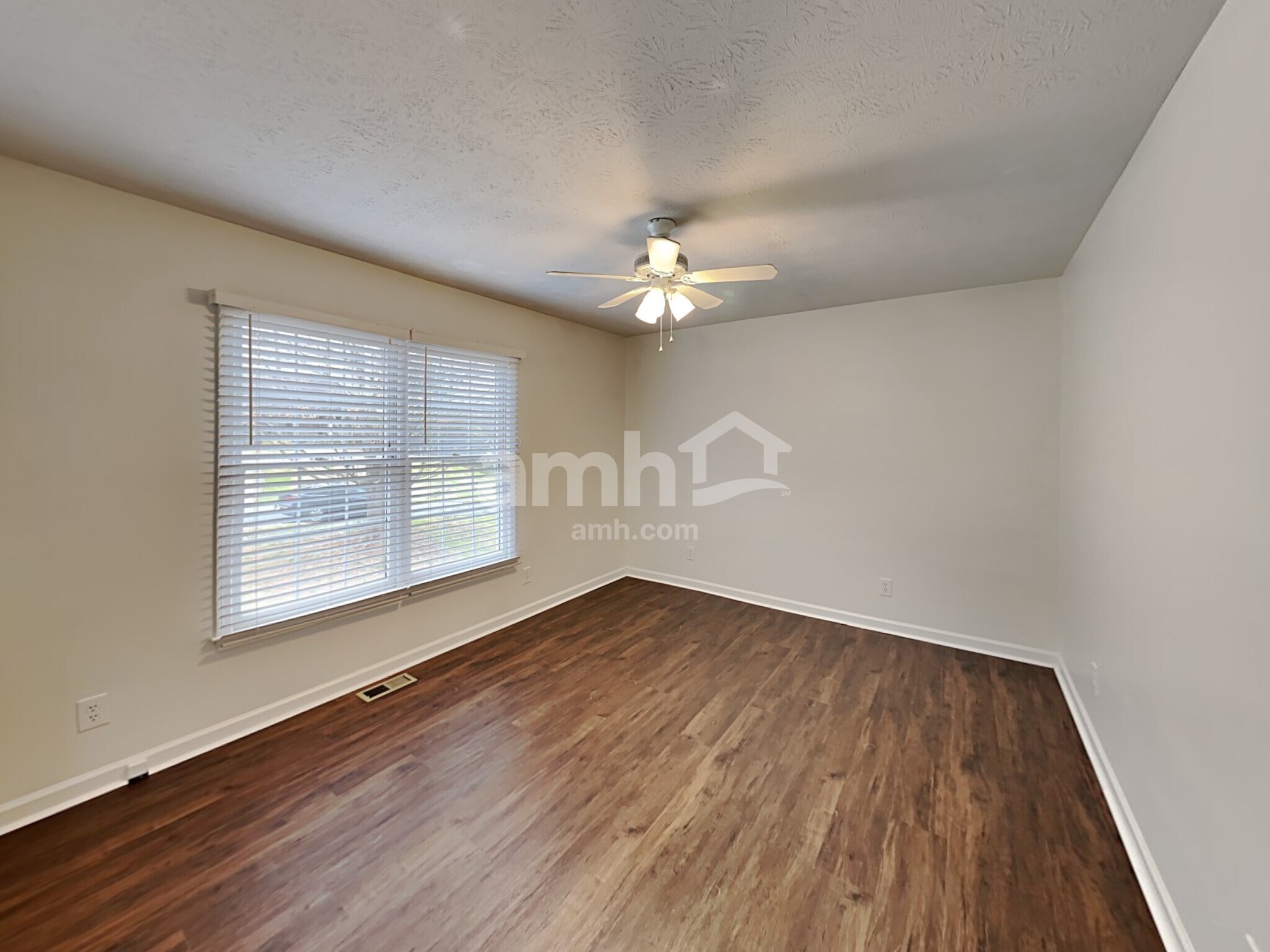 Building Photo - 468 Springfield Dr