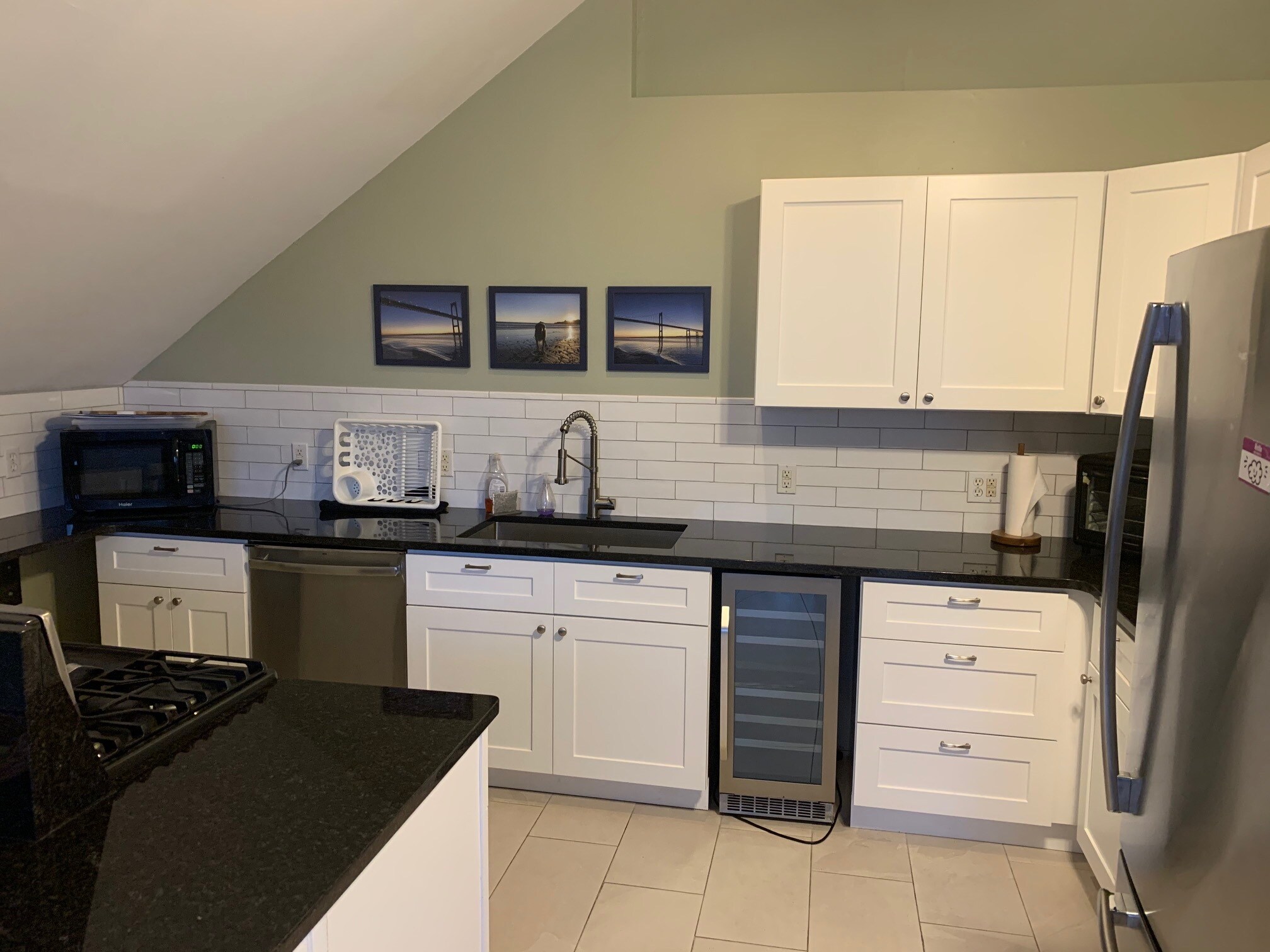 Building Photo - 378 Thames St