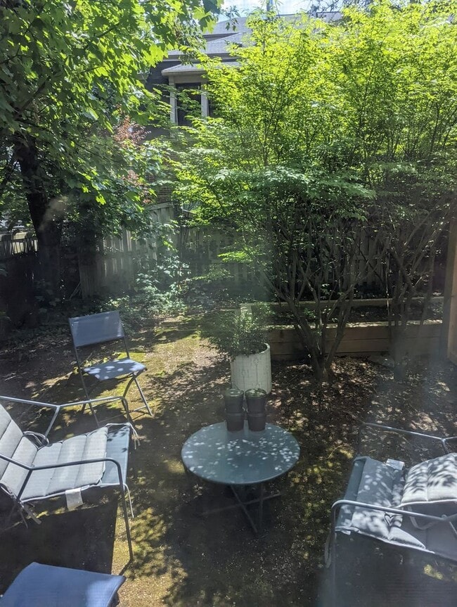 Building Photo - Mid Cambridge 1 bedroom with garage parking for 9/1