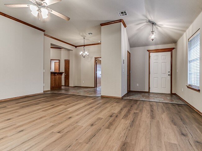 Building Photo - Newly Updated Home + Edmond Schools + 4 Bedrooms