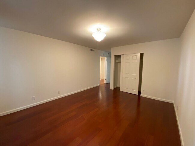 Building Photo - 20812 4th St