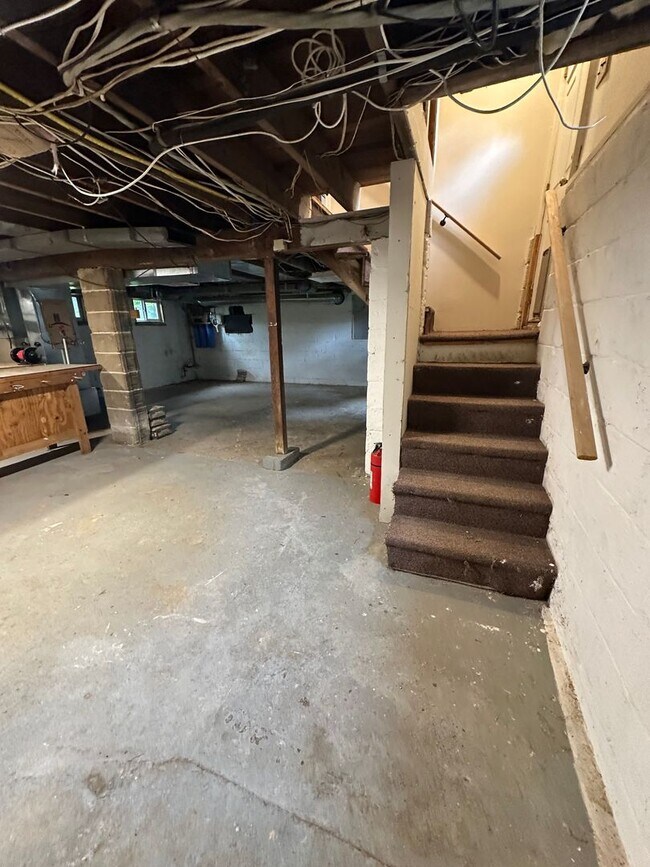 Building Photo - 541 W Jersey Ave