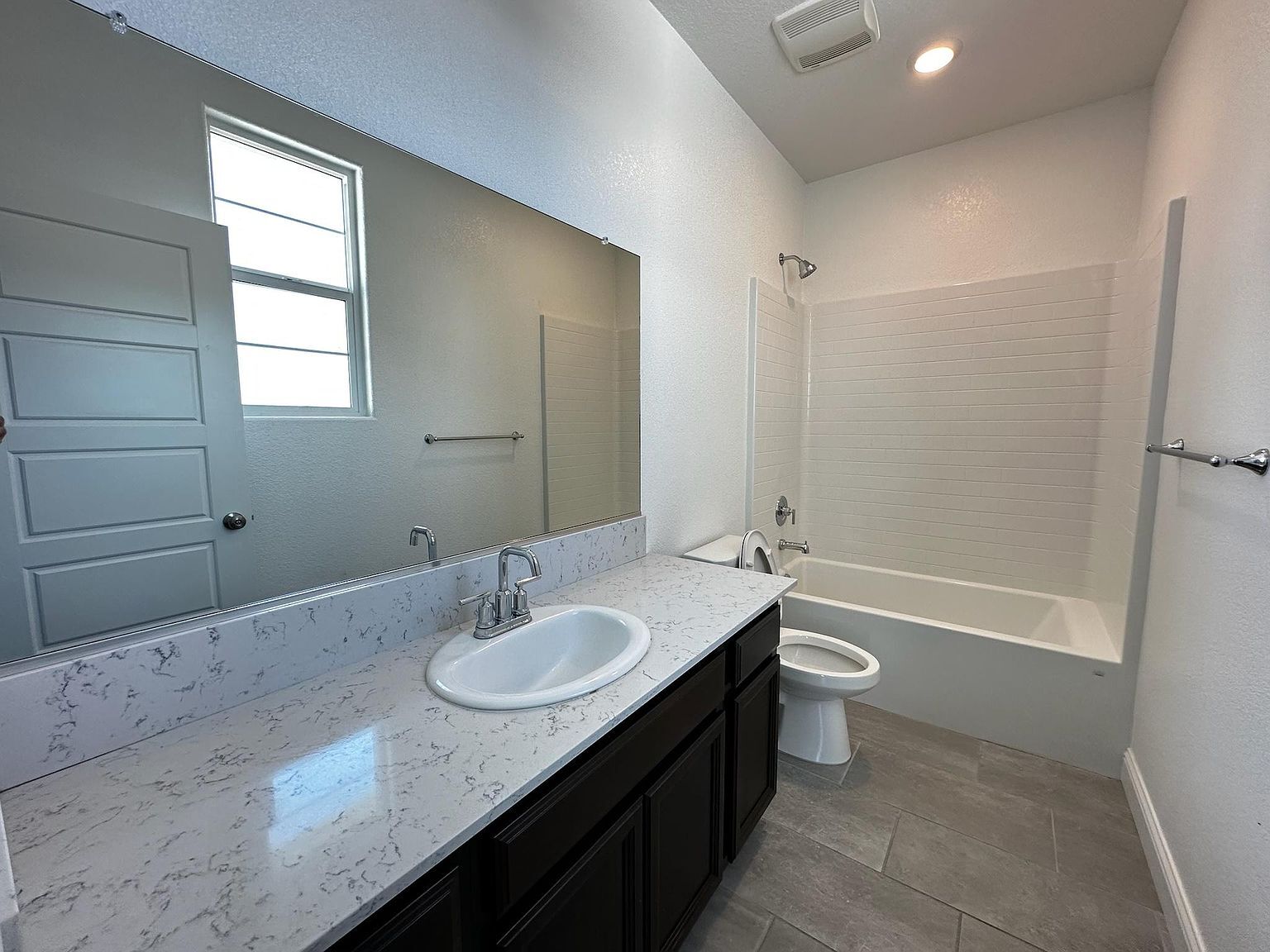 Building Photo - 2458 Fidalgo Way