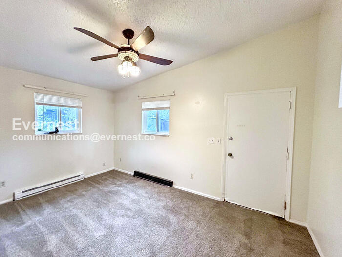 Building Photo - 110 1/2 W Cheyenne Rd