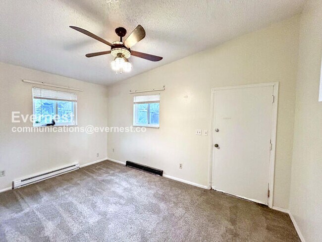 Building Photo - 110 1/2 W Cheyenne Rd