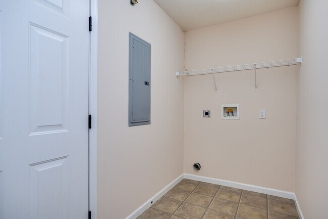 Building Photo - 2652 Harrison Ln