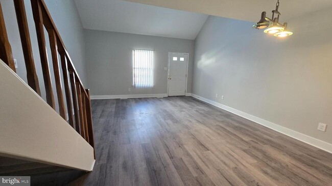 Building Photo - 411 Park Pl Dr