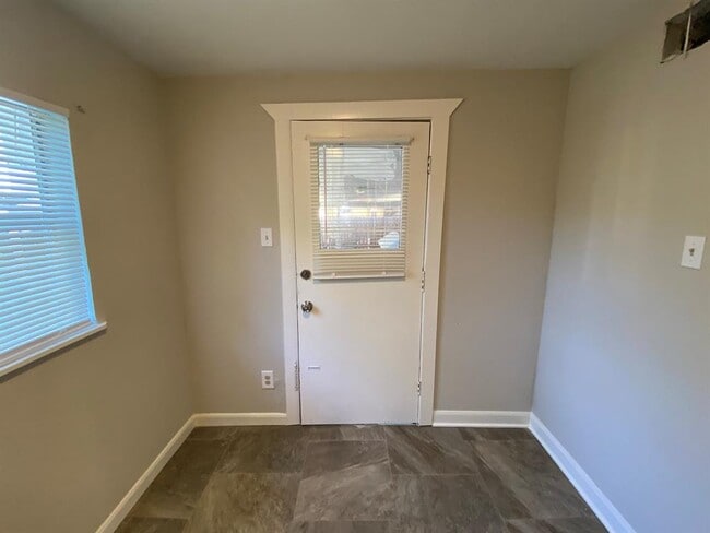 Building Photo - 6523 Avenue C