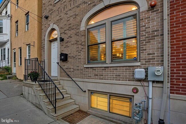 Building Photo - 159 Green Ln