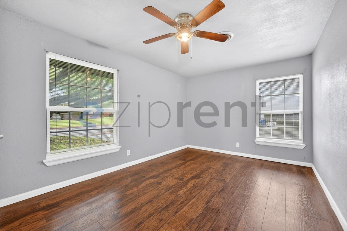 Building Photo - 2332 Grandview Dr