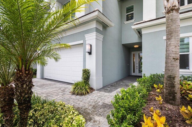 Building Photo - 15377 Green River Ct