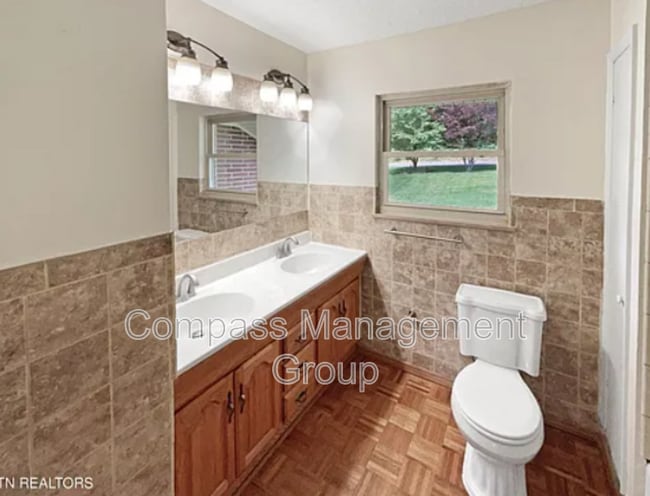 Building Photo - 5802 Tazewell Pike