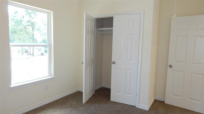 Building Photo - Great 3 Bedroom, 2 1/2 bath new constructi...