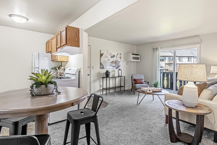 Creekwood Apartments Kitchen - Creekwood Apartments