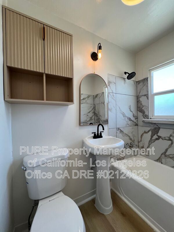 Building Photo - 631 W 23rd St