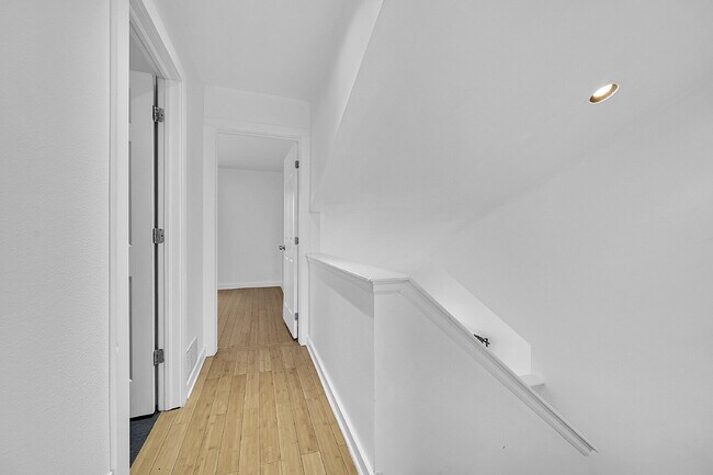 Building Photo - $2,295.95, 3-bed, 3-bath, located in Longmont with a washer and dryer and $300 off the first mont...