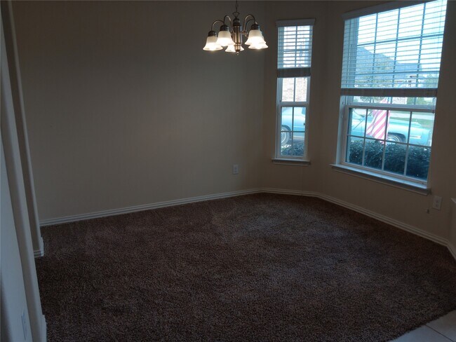 Building Photo - 24722 Lake Basin Ct