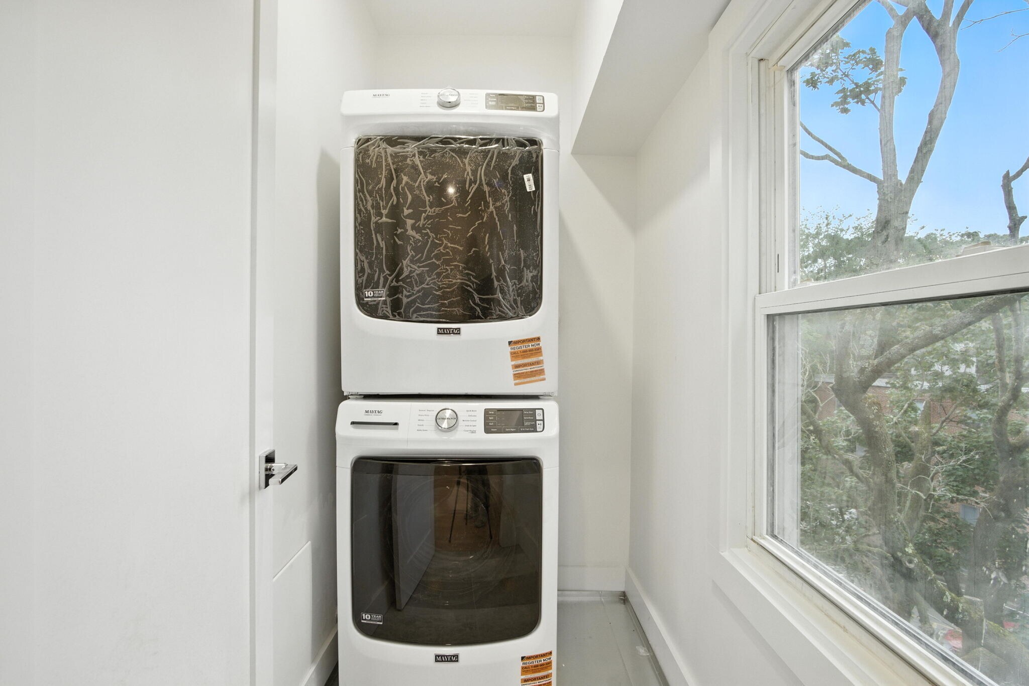 Building Photo - 21 Regent Cir